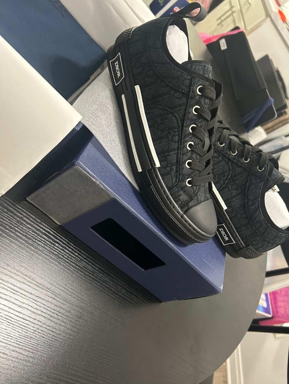 Dior Men’s Navy Black Oblique Low-Top Sneakers Size 43 Eu/10us